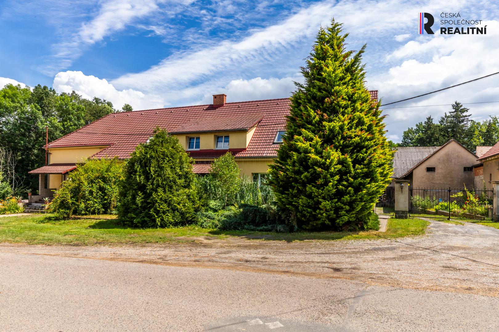 Prodej  - komerční objekt, obchodní centrum, 800 m2