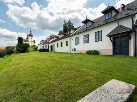 Prodej - dům/vila, 387 m²