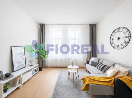 obývací pokoj s přirozené světlo a dřevěná podlaha | Pronájem bytu, 2+kk, 51 m²
