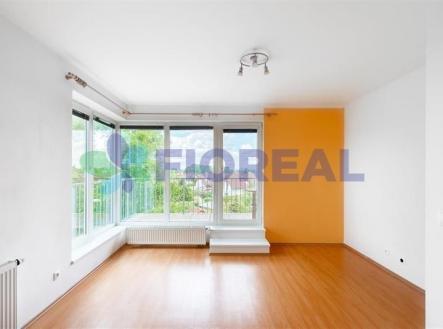 . | Pronájem bytu, 1+kk, 34 m²