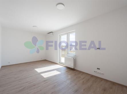. | Pronájem bytu, 1+kk, 34 m²