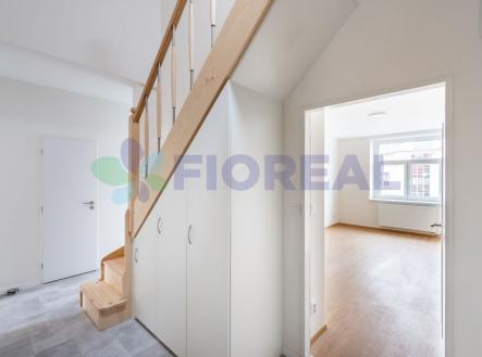 vstupní hala | Pronájem bytu, atypický, 88 m²