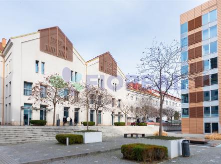 . | Pronájem - malý objekt/garáž