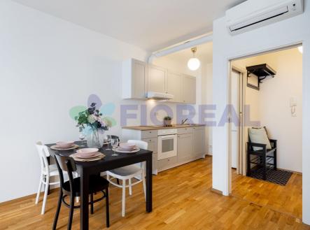 . | Pronájem bytu, 2+kk, 45 m²