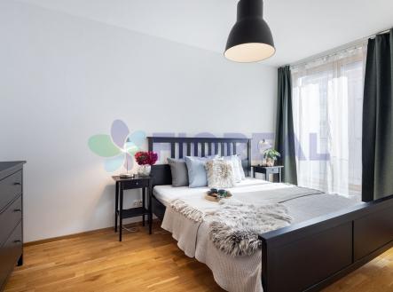 . | Pronájem bytu, 2+kk, 45 m²
