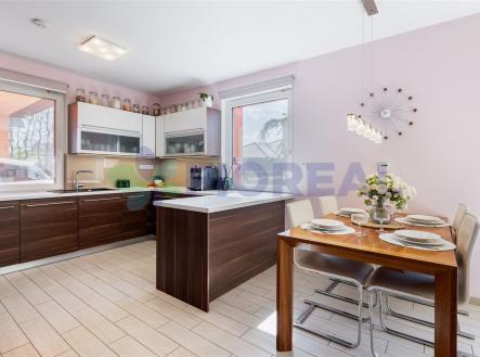 . | Prodej - dům/vila, 202 m²