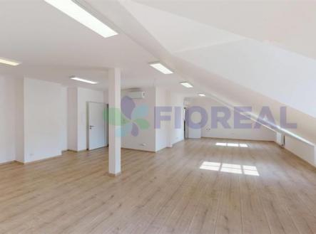 . | Pronájem - kanceláře, 220 m²