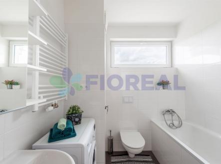 . | Pronájem bytu, 1+kk, 34 m²