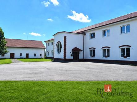 Prodej - komerční objekt, jiný, 2 151 m²