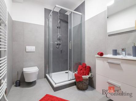 Prodej - komerční objekt, jiný, 2 151 m²