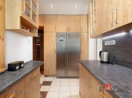 Prodej - komerční objekt, jiný, 261 m²