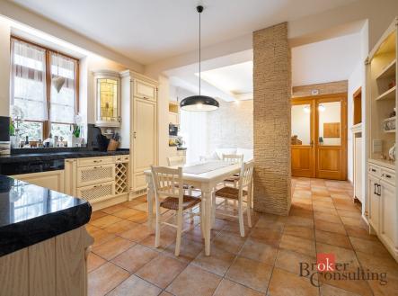 Prodej - dům/vila, 270 m²