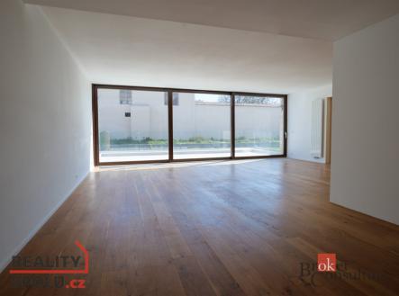 Prodej - dům/vila, 379,8 m²