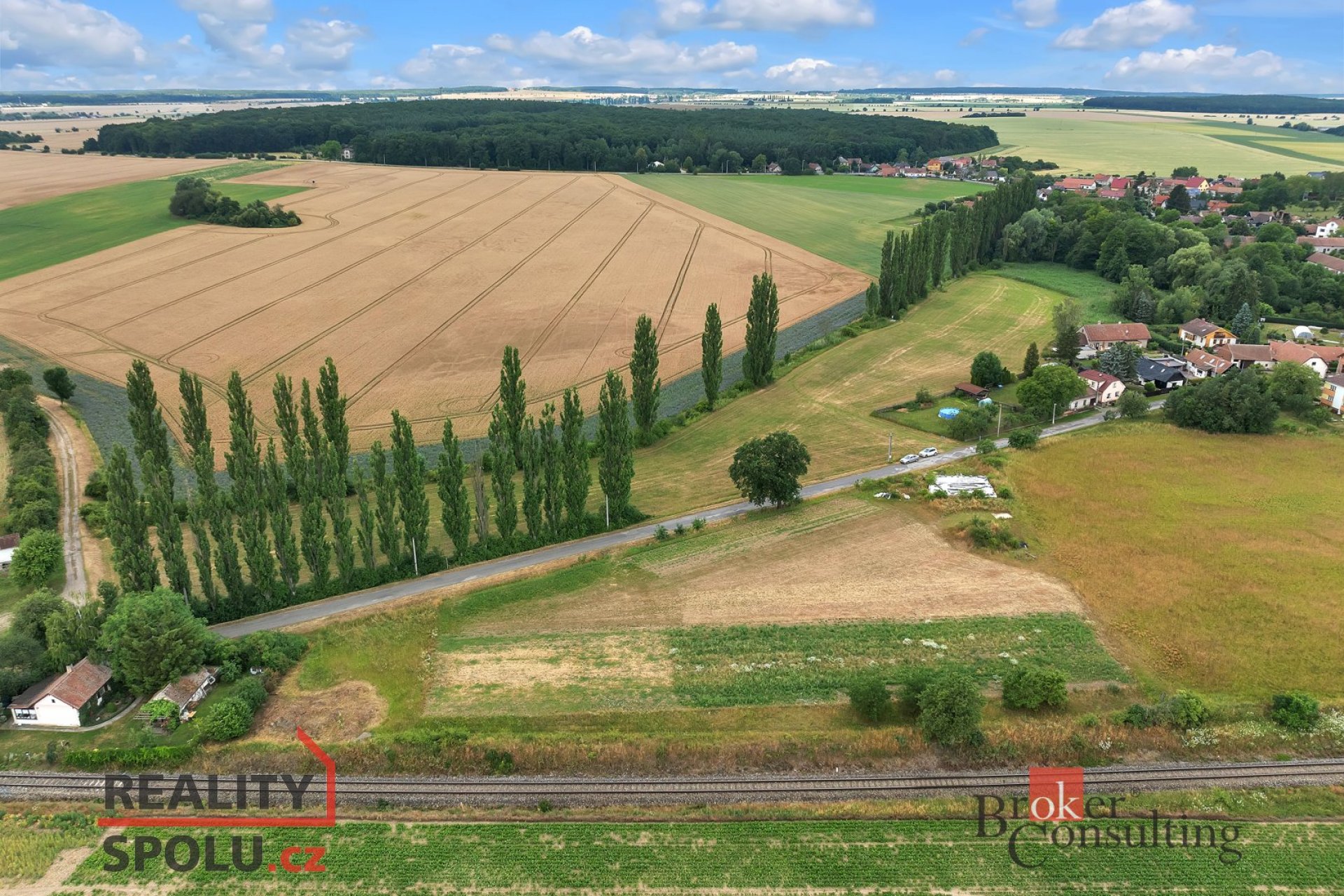 Prodej rozlehlých pozemků o výměře 6.226 m2, Zachrašťany, okr. Hradec Králové