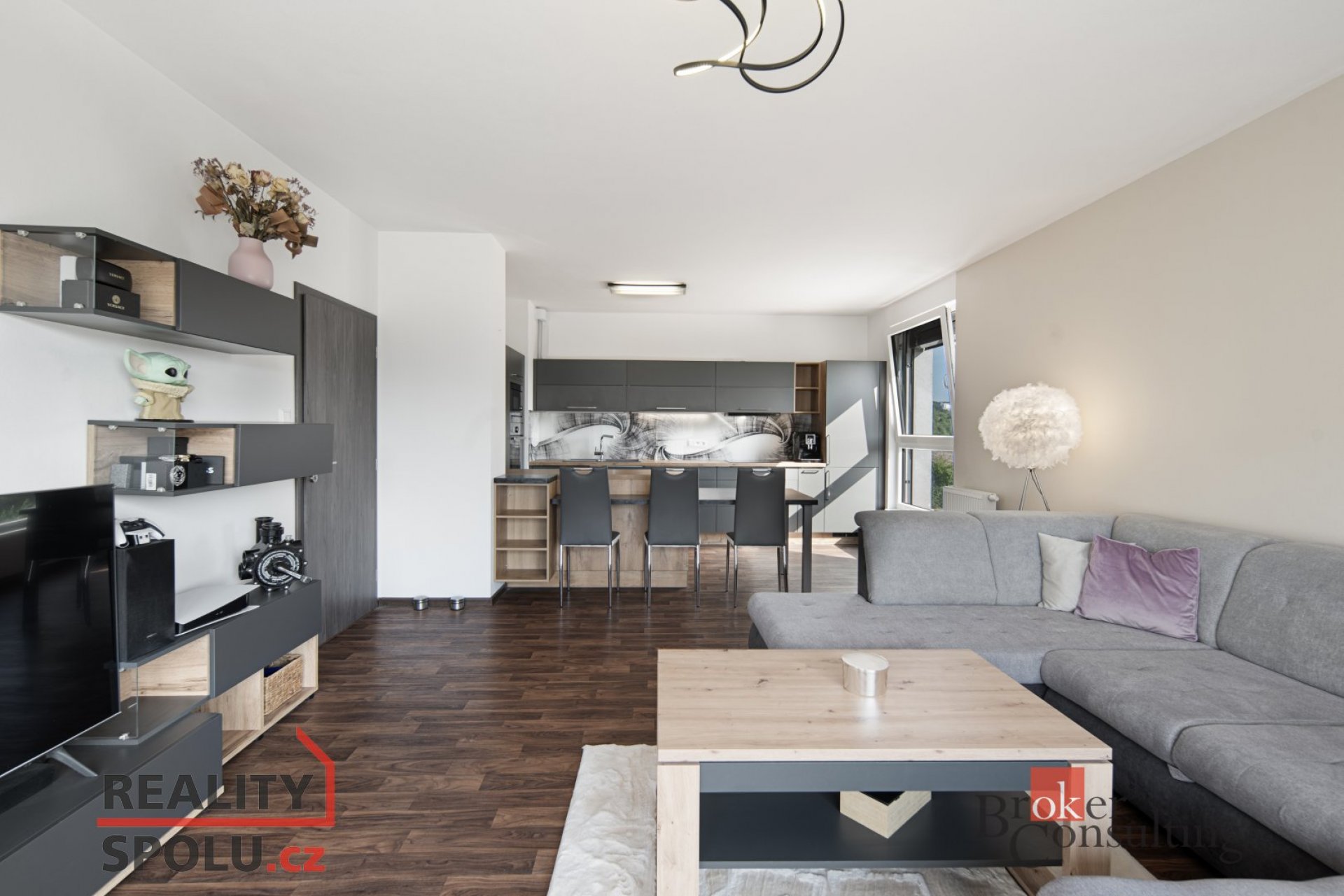 Prodej bytu 3+kk 90m² s prostornou lodžií a parkovacím stáním