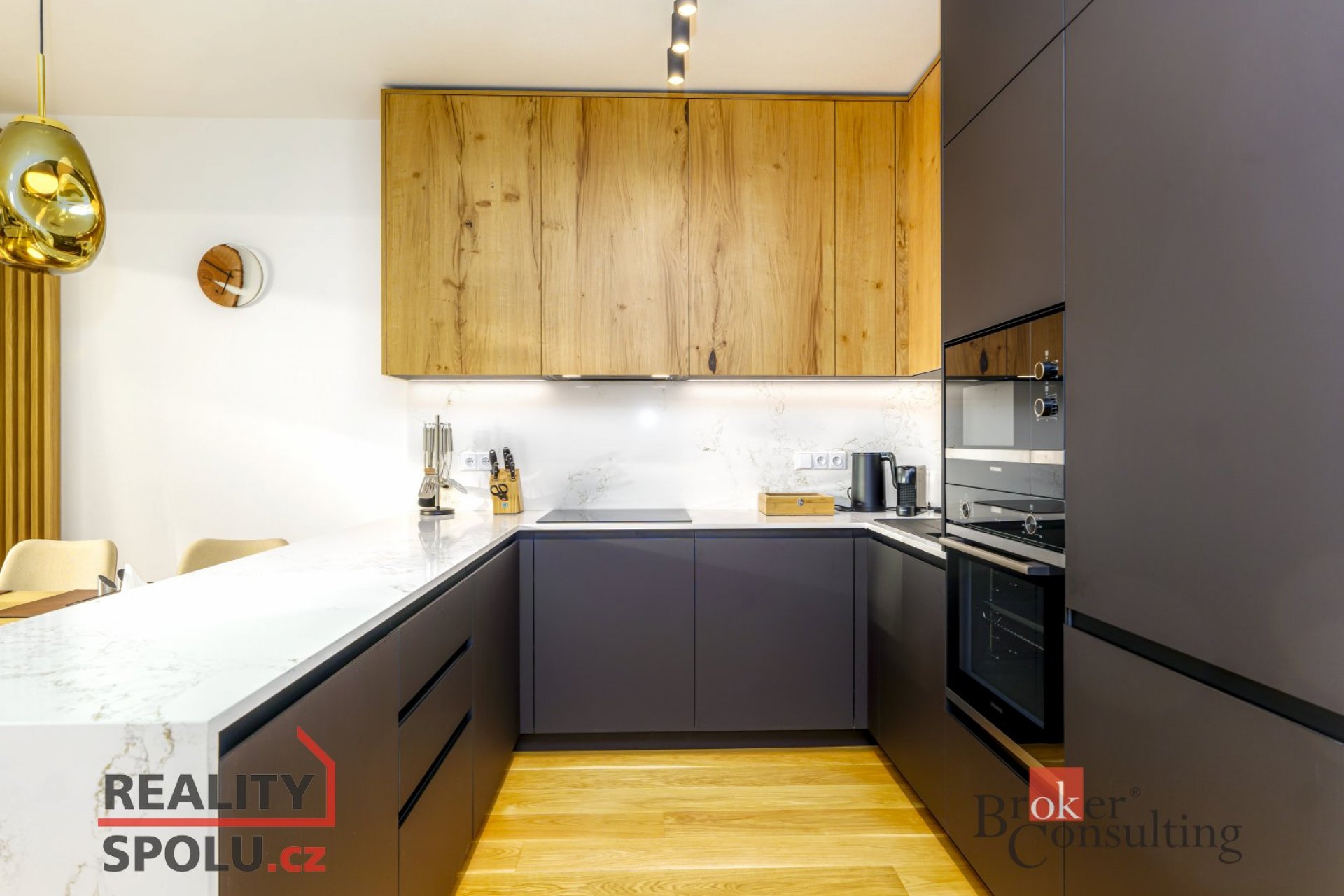 Prodej luxusního mezonetového bytu 3+kk v resortu Molo Lipno