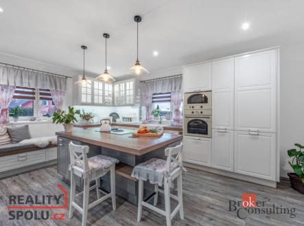 Prodej - dům/vila, 333 m²