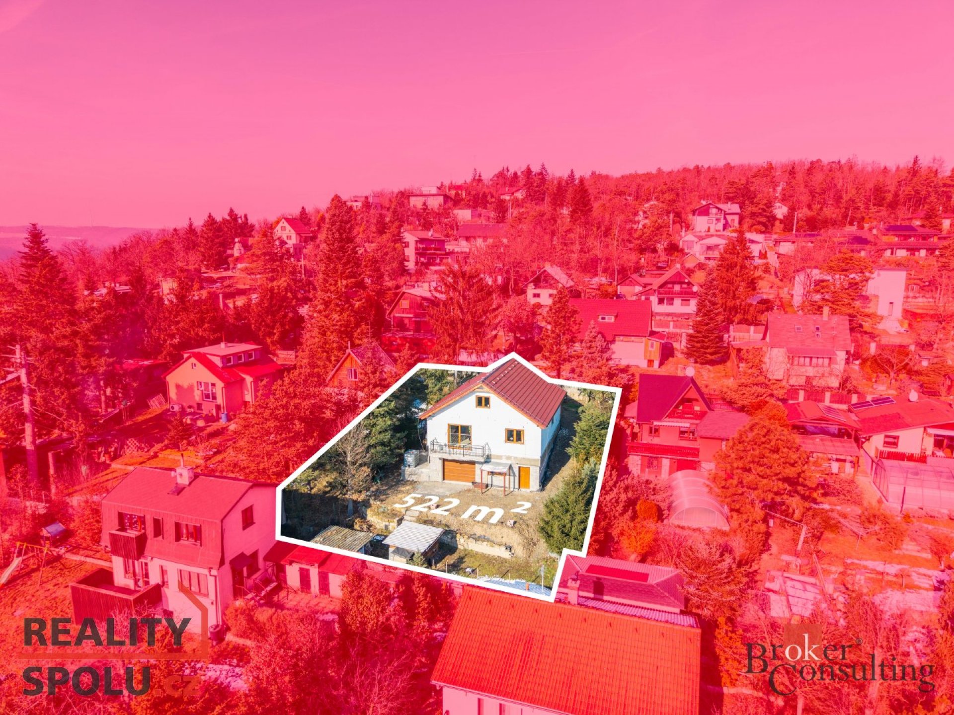 Prodej novostavby rodinného domu 4+kk, 12km u Prahy, s garáží a výhledem do lesní krajiny