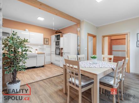 Prodej - komerční objekt, jiný, 300 m²