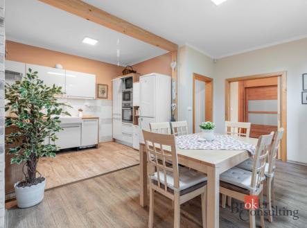 Prodej - komerční objekt, jiný, 300 m²