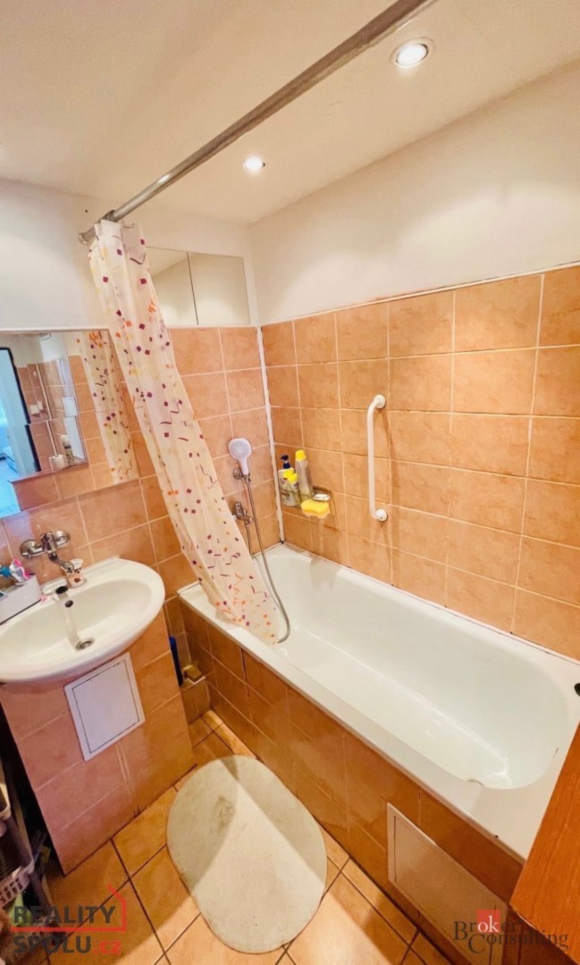 Převod dr. podílu, byty/2+1, 60 m2, Kamenná 5116, 43004 Chomutov, Chomutov [ID 70803]