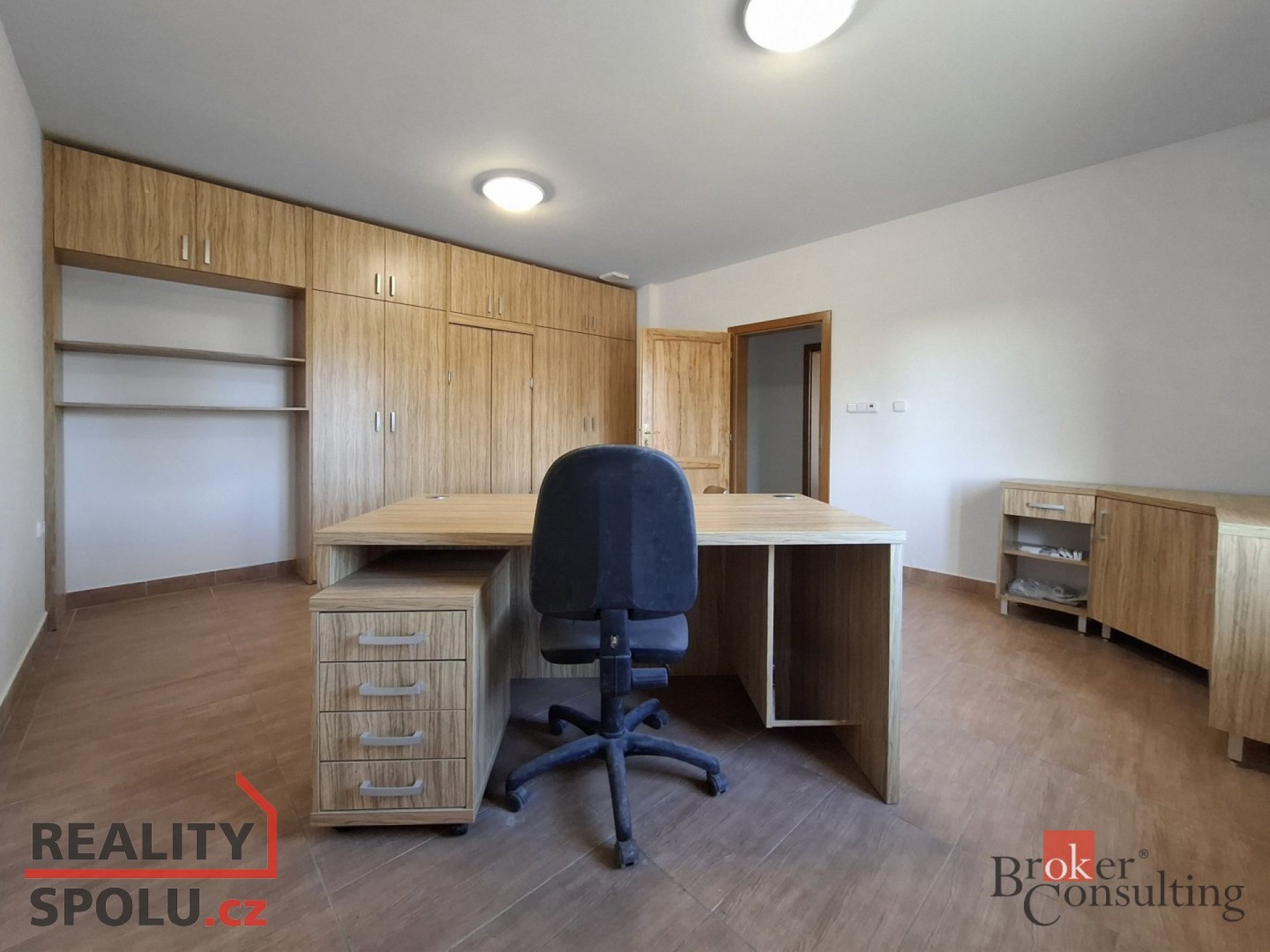 Pronájem výrobní/skladovací hala 337 m2, kanceláře, se sociálním zázemím
