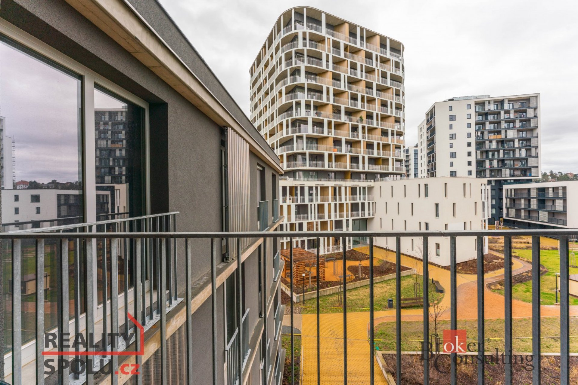 Pronájem, byty/1+kk, 30 m2, Mezi vodami 2349/47, Modřany, 14300 Praha 4 [ID 70954]