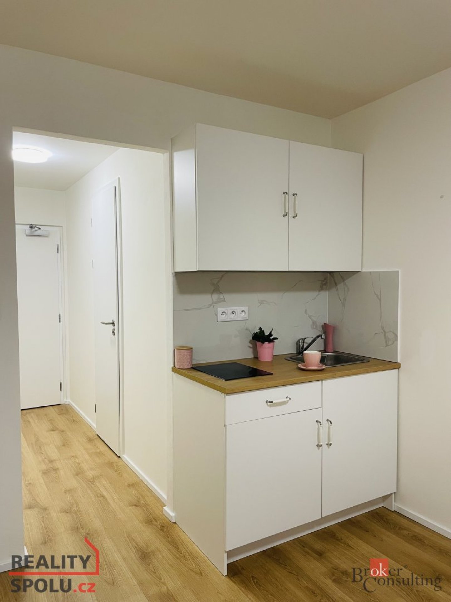Pronájem, byty/1+kk, 24 m2, Čenětická 2413/1, 14900 Praha, Hlavní město Praha [ID 71427]