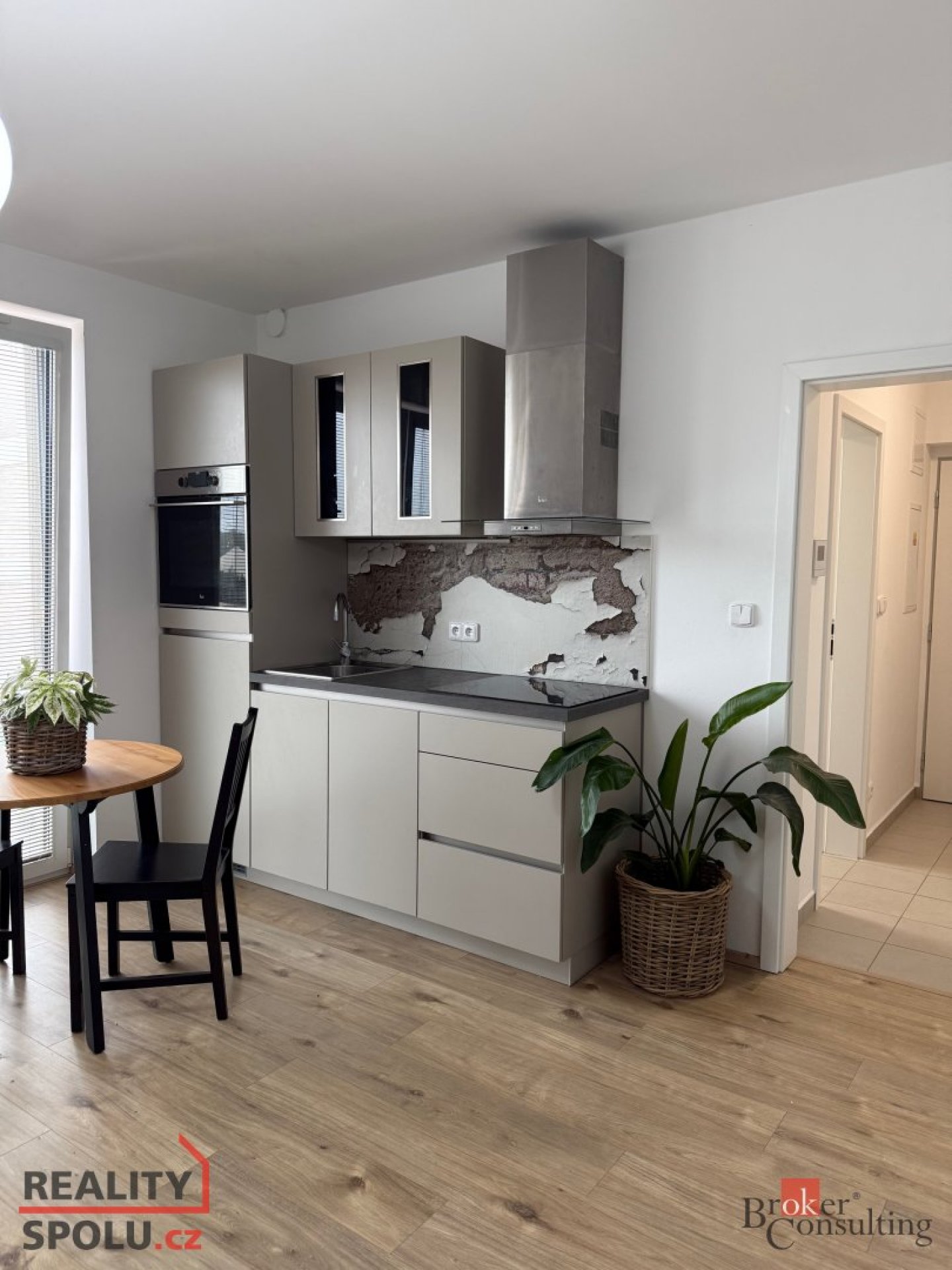 Pronájem, byty/1+kk, 30 m2, Diamantová 854/1, Újezd, 31200 Plzeň 4 [ID 71617]