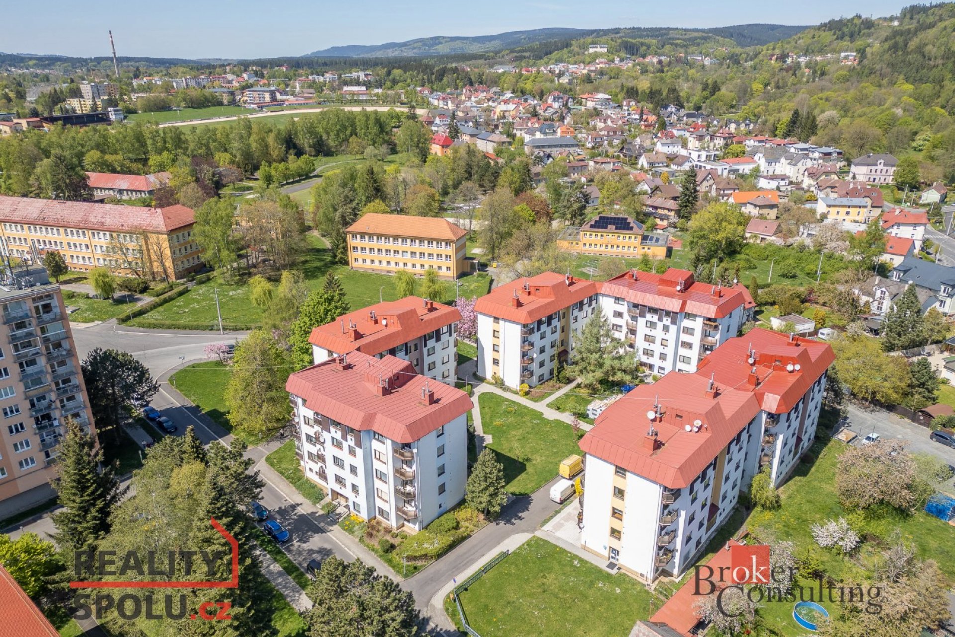 Prodej prostorného a atypického bytu 4+1 v Mariánských Lázních ulice Česká – Úšovice