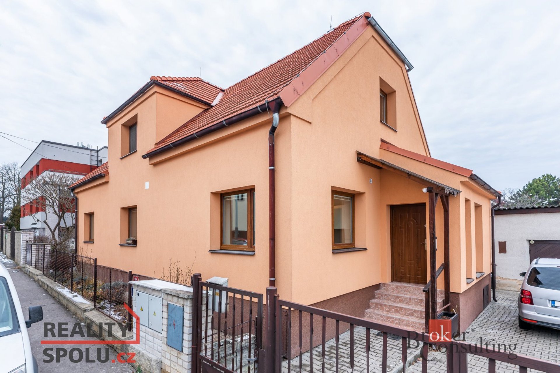 Nově zrekonstruovaný byt 2+kk v klidné části Prahy
