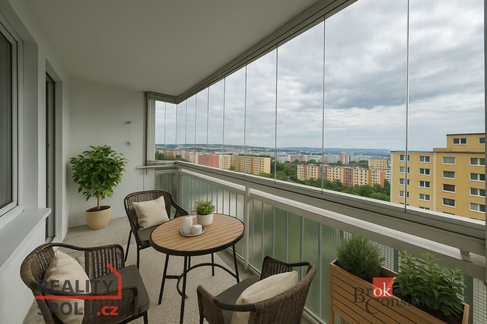 Prodej bytu 1+kk, 26 m² + lodžie 7 m² + sklep