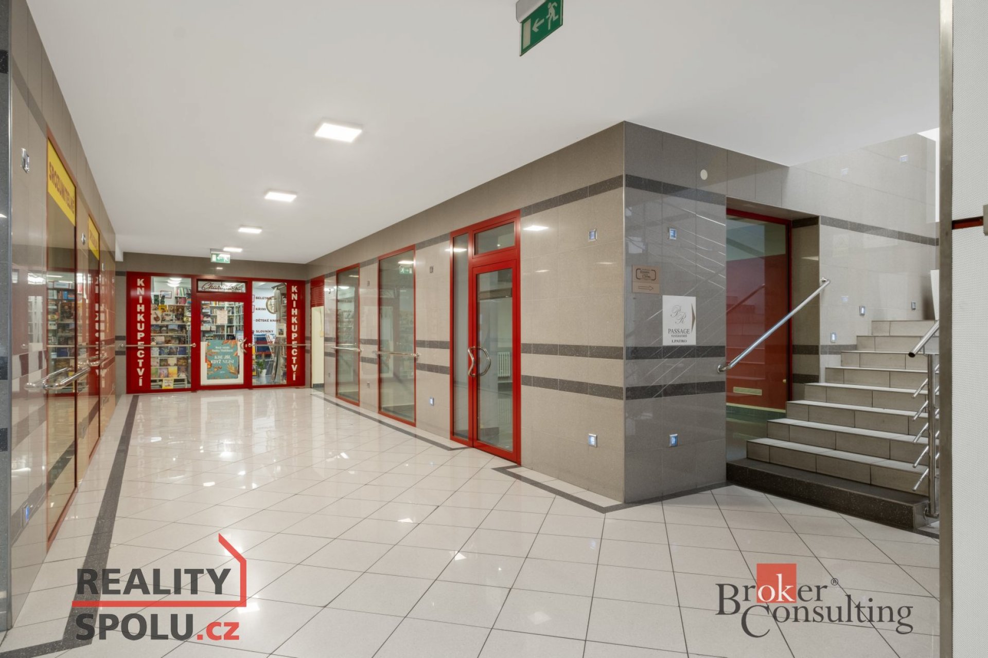 Pronájem, komerční/obchodní prostory, 65 m2, Náměstí 12/14, 59401 Velké Meziříčí, Žďár nad Sázavou [