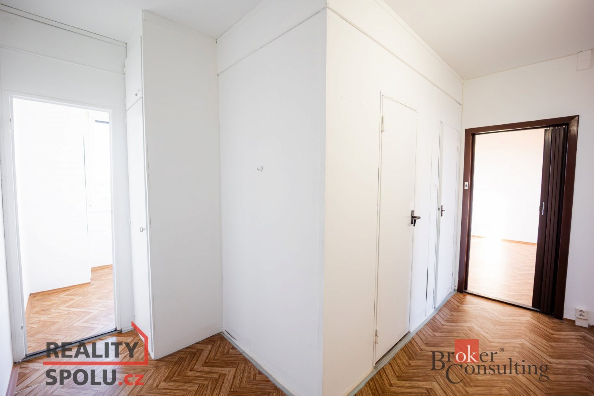 Pronájem prostorného bytu 3+1 v Břeclavi – 74 m², balkon, výtah, krásný výhled