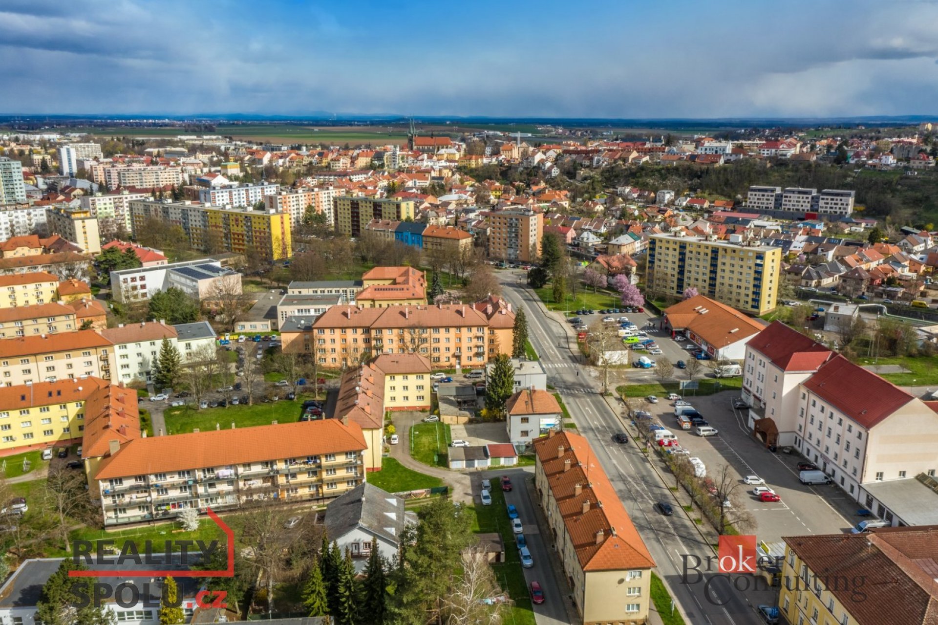 Prodej RD 2x byty 3+1, na bydlení nebo komerce, pozemek 540 m2, Chrudim