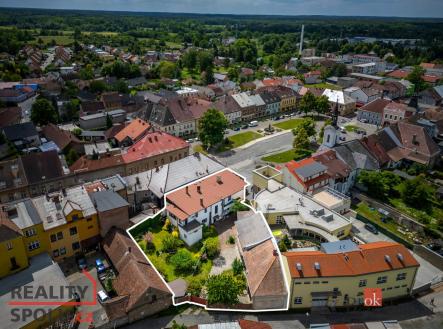 Prodej - dům/vila, 993,68 m²