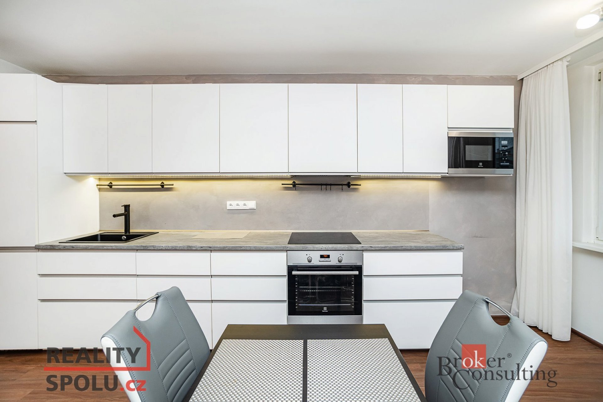 Podnájem družstevního bytu 3+kk 72m2 + balkon 6m2 + sklep