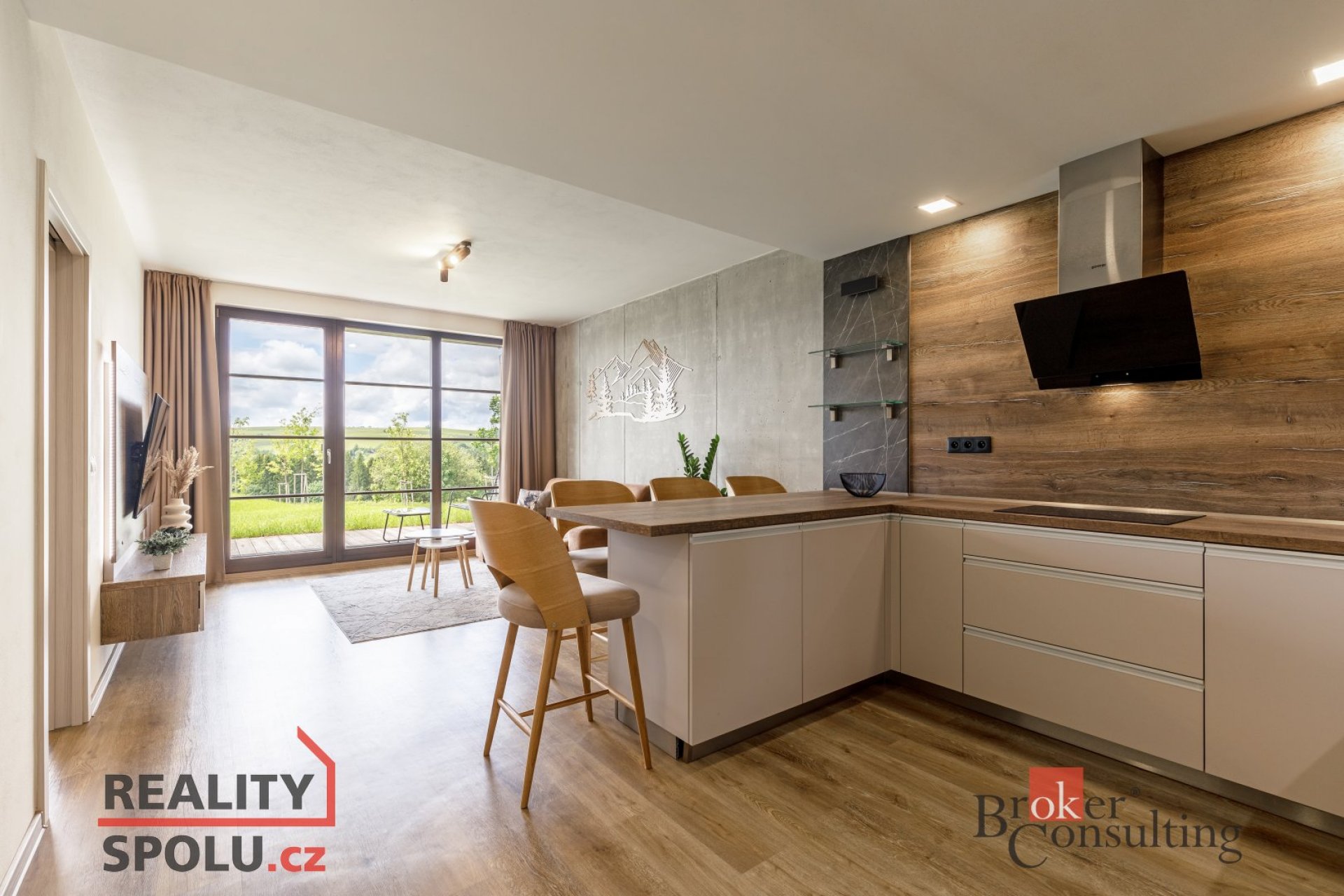 Moderní apartmán s předzahrádkou a parkovacím stáním