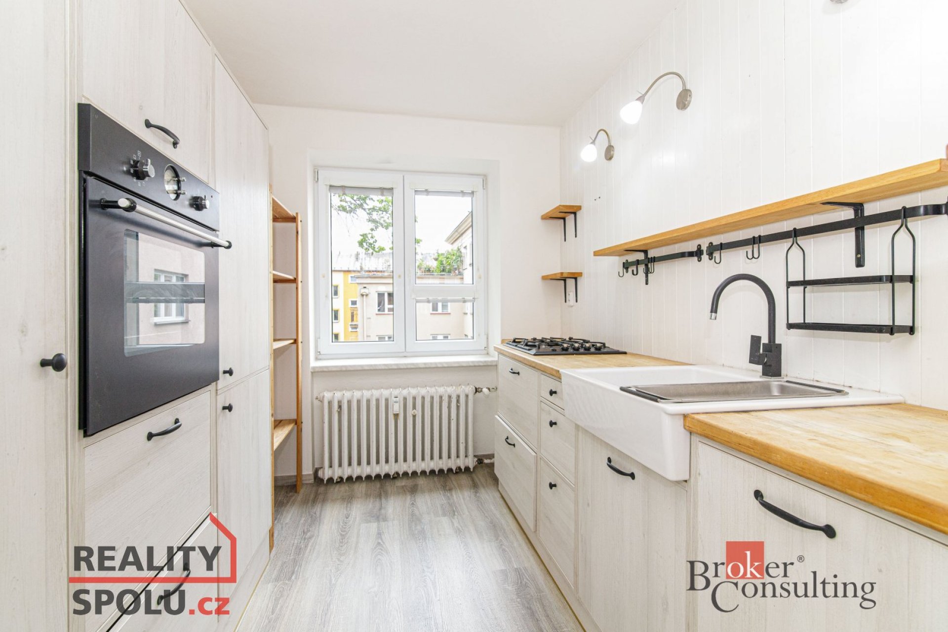 Převod dr.podílu  bytu 2+1, 3.np. na ul. Rodimcevova 2179/17 v  Ostravě Zábřehu.