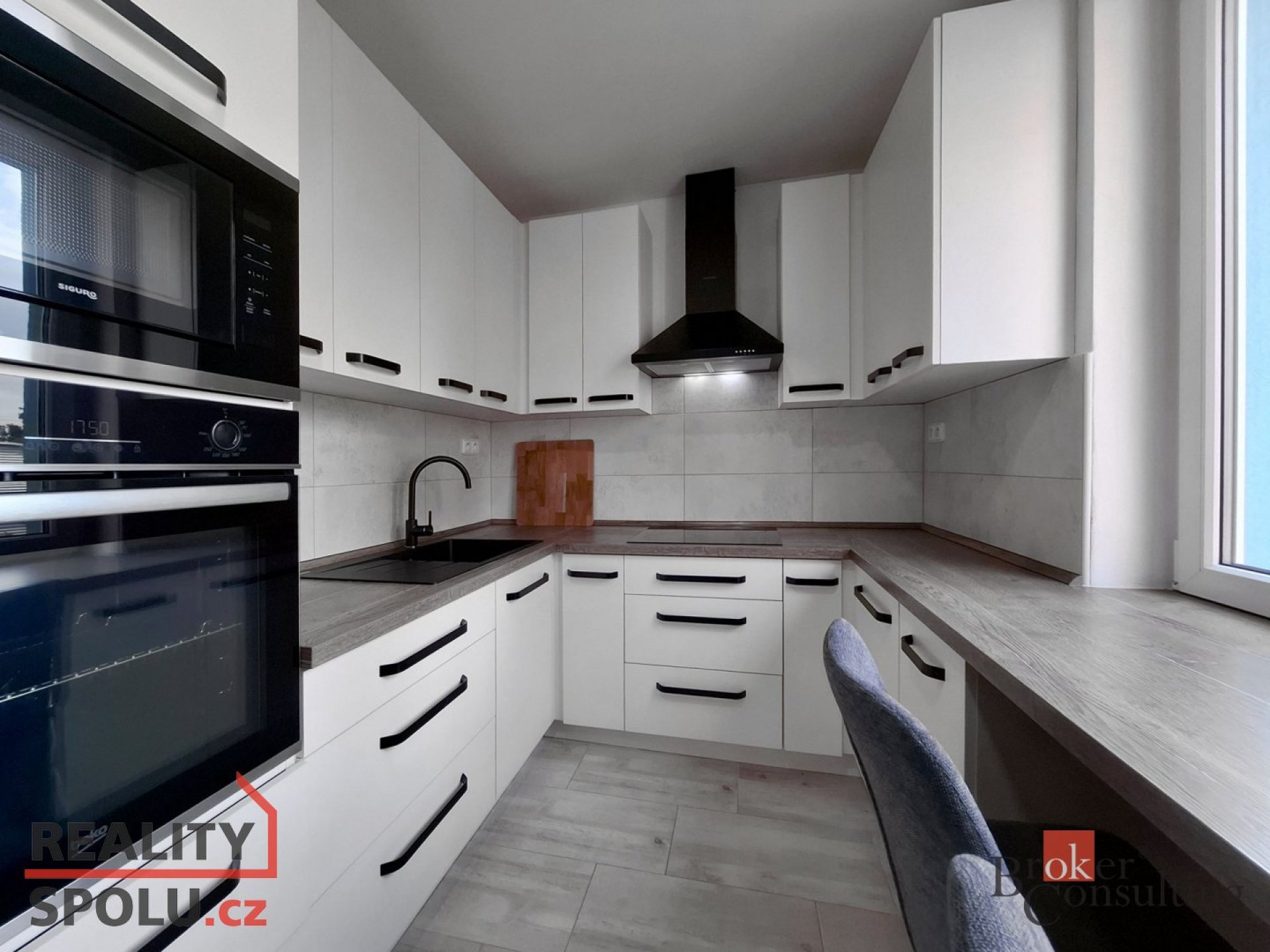 Pronájem bytu 2+1 s balkonem, 53 m2m, Ostrava, Španielova 18
