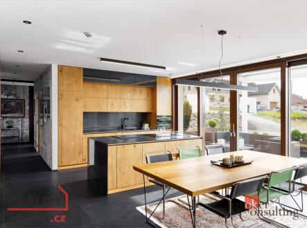 Prodej - dům/vila, 282 m²