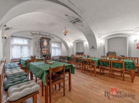 Prodej - dům/vila, 688 m²