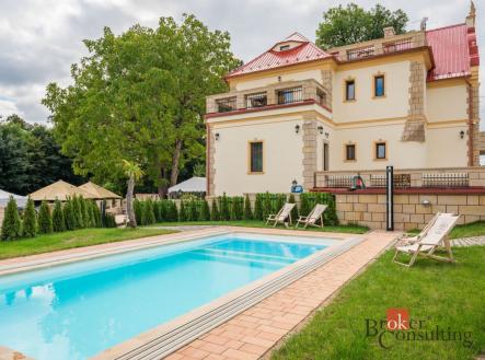 Prodej - komerční objekt, jiný, 786 m²