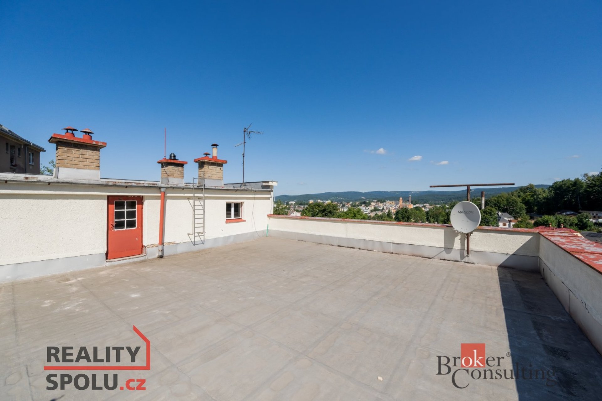 Byt 4+1 s bohatým příslušenstvím včetně prostorné terasy s probíhající rekonstrukcí v Jablonci nad N