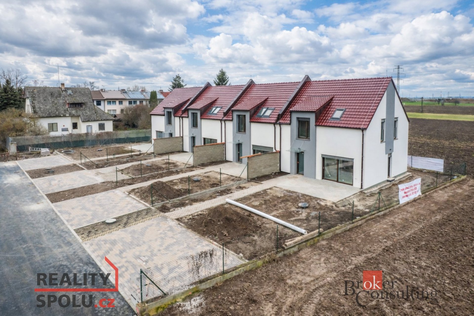 Prodej novostavby řadového rodinného domu 4+kk v obci Bříza u Všestar