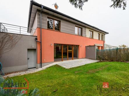 Pronájem - dům/vila, 232 m²