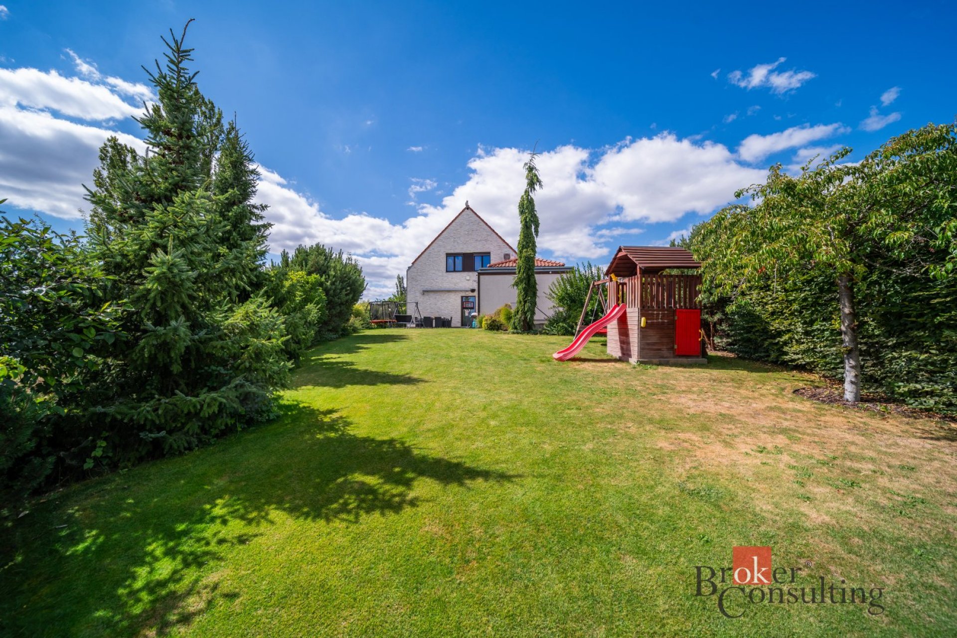 Dům 5KK v Lidicích u Prahy s krásným krajním pozemkem