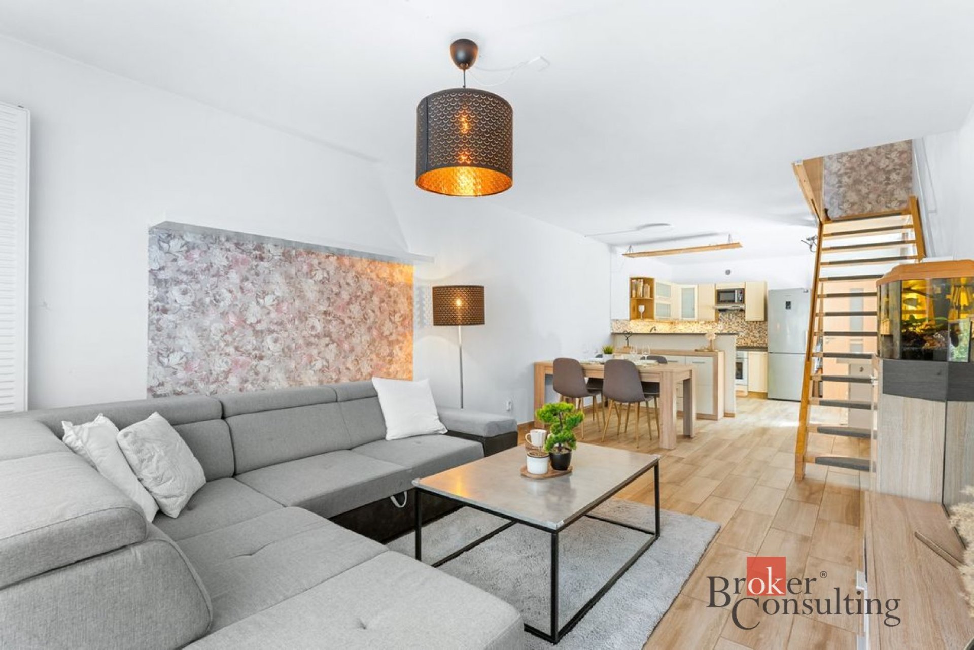 Krajní řadový dům 3+kk s kouzelnou zahrádkou – ideální domov i investice v srdci Krkonoš