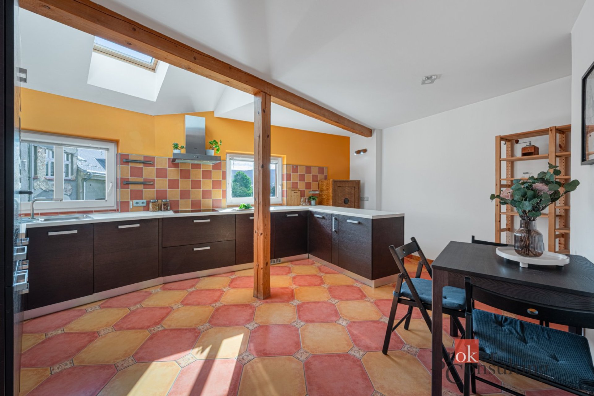 Prodej mezonetového bytu 4+1 – Jablonec nad Nisou, ul. Podhorská 156 m² prostoru, cihlový dům, dvě k