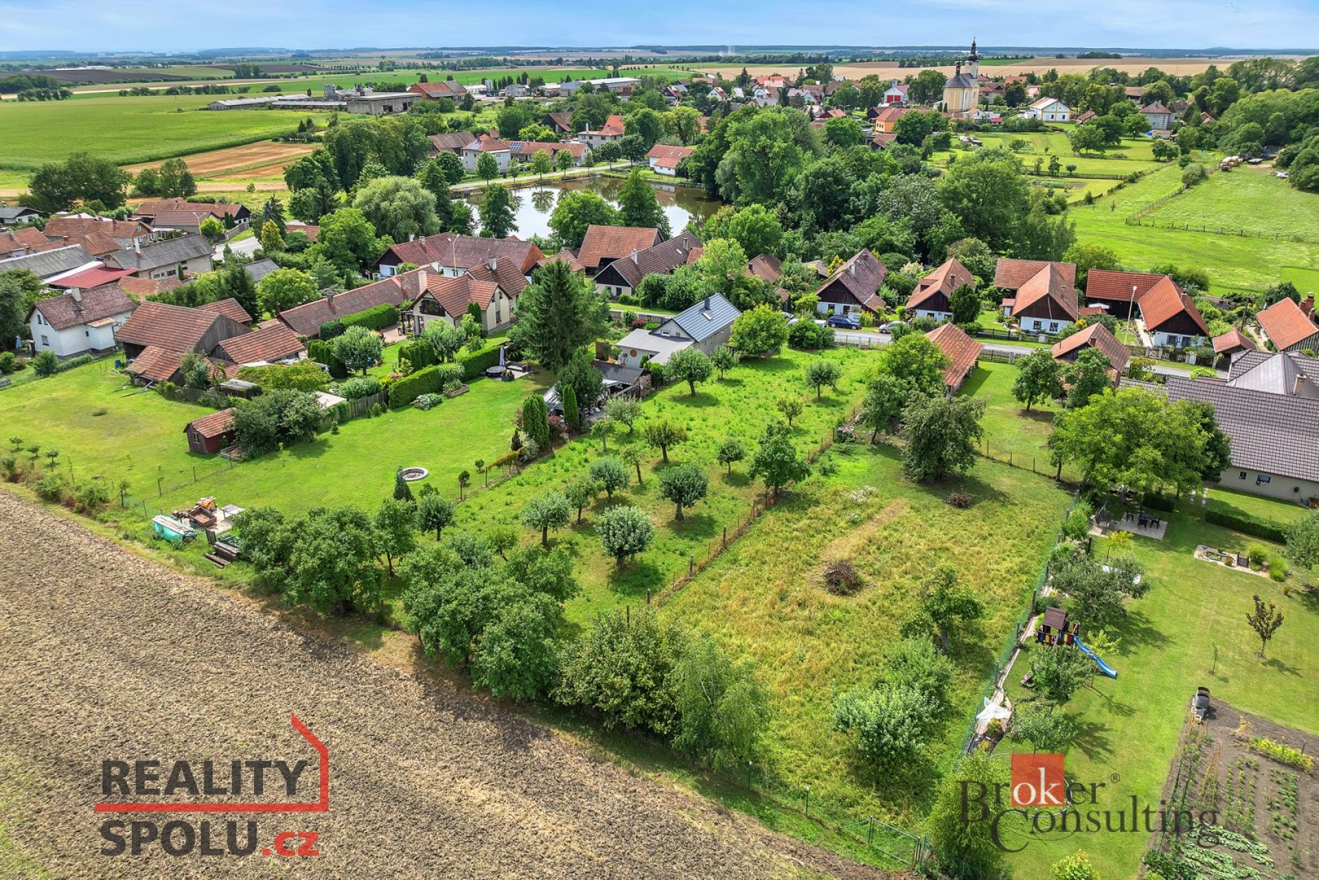 Prodej pozemku o výměře 1.513 m² – Chroustov, okr. Nymburk